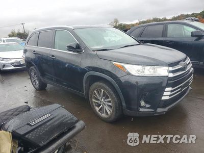 Czwarte zdjęcie samochodu z boku: 2018 TOYOTA HIGHLANDER XLE VIN:5TDJZRFH6JS545159 - miniatura