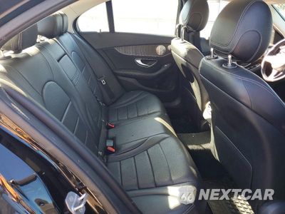 Zdjęcie 10 z 12 samochodu: 2016 MERCEDES-BENZ C 300 4MATIC VIN:55SWF4KB7GU174754 - miniatura