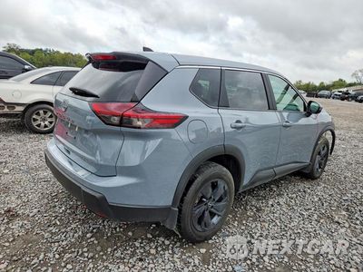 Trzecie zdjęcie samochodu z tyłu: 2026 NISSAN ROGUE SV VIN:5N1BT3BA9TC759087 - miniatura