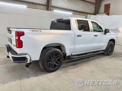 Trzecie zdjęcie samochodu z tyłu: 2022 CHEVROLET SILVERADO LTD K1500 CUSTOM VIN:1GCPYBEK9NZ145098 - miniatura