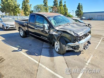 Czwarte zdjęcie samochodu z boku: 2005 NISSAN TITAN XE VIN:1N6AA06AX5N575019 - miniatura