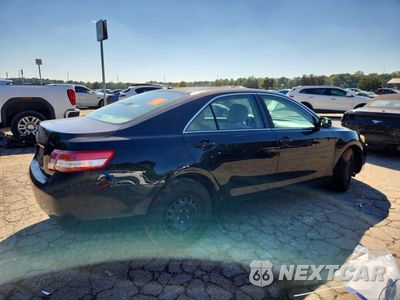 Trzecie zdjęcie samochodu z tyłu: 2010 TOYOTA CAMRY BASE VIN:4T1BF3EK1AU046784 - miniatura