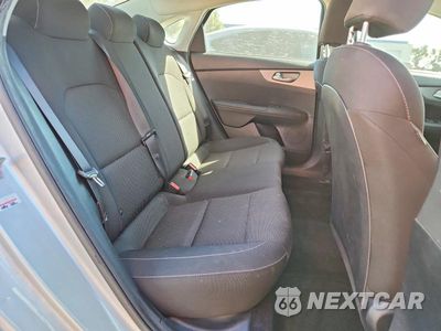 Zdjęcie 10 z 12 samochodu: 2019 KIA FORTE LXS VIN:3KPF24ADXKE115938 - miniatura