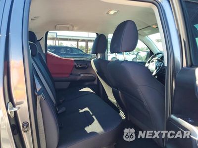 Zdjęcie 10 z 12 samochodu: 2019 TOYOTA TACOMA SR5 V6 VIN:3TMAZ5CN1KM105712 - miniatura