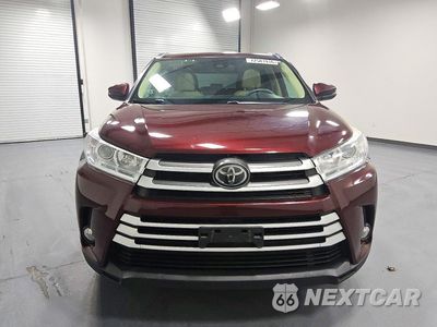 Piąte zdjęcie samochodu w środku: 2018 TOYOTA HIGHLANDER XLE VIN:5TDJZRFH8JS850176 - miniatura