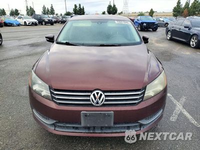Piąte zdjęcie samochodu w środku: 2013 VOLKSWAGEN PASSAT SE VIN:1VWBP7A38DC125139 - miniatura