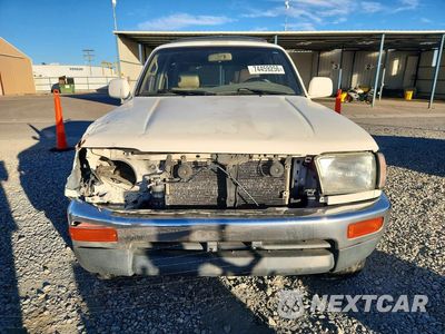 Piąte zdjęcie samochodu w środku: 1998 TOYOTA 4RUNNER SR5 VIN:JT3HN86RXW0141941 - miniatura