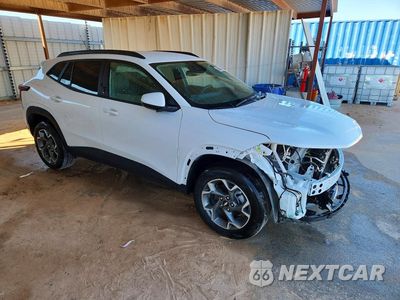 Czwarte zdjęcie samochodu z boku: 2026 CHEVROLET TRAX 1LT VIN:KL77LHEP7TC123790 - miniatura