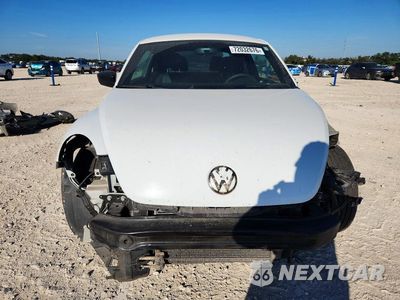 Piąte zdjęcie samochodu w środku: 2017 VOLKSWAGEN BEETLE 1.8T VIN:3VWF17AT5HM628179 - miniatura