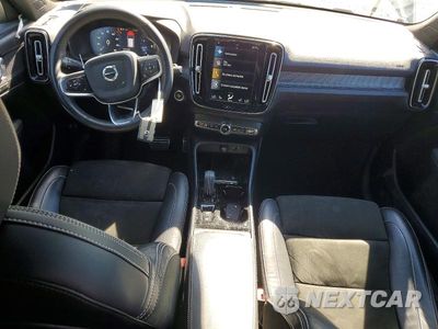 Zdjęcie 8 z 13 samochodu: 2022 VOLVO XC40 T5 R-DESIGN VIN:YV4162UM4N2656691 - miniatura