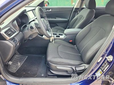 Zdjęcie 7 z 12 samochodu: 2019 KIA OPTIMA LX VIN:5XXGT4L35KG366590 - miniatura