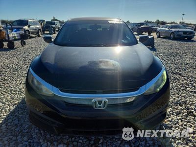 Piąte zdjęcie samochodu w środku: 2017 HONDA CIVIC LX VIN:19XFC2F50HE007839 - miniatura