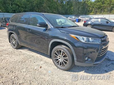 Czwarte zdjęcie samochodu z boku: 2017 TOYOTA HIGHLANDER SE VIN:5TDJZRFH5HS413729 - miniatura