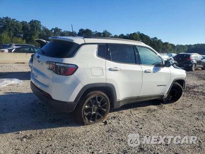 Trzecie zdjęcie samochodu z tyłu: 2025 JEEP COMPASS LATITUDE VIN:3C4NJDBN3ST529239 - miniatura