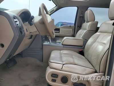 Zdjęcie 7 z 12 samochodu: 2006 LINCOLN MARK LT VIN:5LTPW16586FJ12456 - miniatura