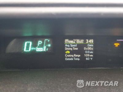 Zdjęcie 9 z 12 samochodu: 2012 TOYOTA PRIUS C TWO VIN:JTDKDTB37C1023408 - miniatura