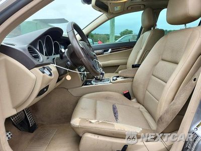 Zdjęcie 7 z 13 samochodu: 2014 MERCEDES-BENZ C 250 VIN:WDDGF4HB9EA964081 - miniatura