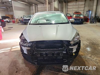 Piąte zdjęcie samochodu w środku: 2018 FORD FOCUS SEL VIN:1FADP3H25JL200592 - miniatura