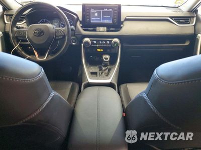 Zdjęcie 8 z 13 samochodu: 2019 TOYOTA RAV4 XLE PREMIUM VIN:JTMA1RFV6KD018426 - miniatura