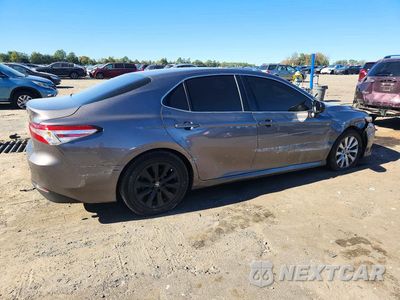 Trzecie zdjęcie samochodu z tyłu: 2018 TOYOTA CAMRY LE VIN:4T1B11HK7JU063569 - miniatura