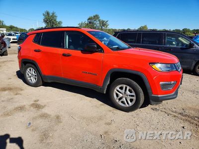 Czwarte zdjęcie samochodu z boku: 2018 JEEP COMPASS SPORT VIN:3C4NJCAB8JT165173 - miniatura