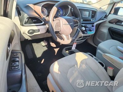 Zdjęcie 8 z 13 samochodu: 2017 CHRYSLER PACIFICA LX VIN:2C4RC1CGXHR657631 - miniatura