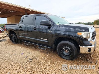 Czwarte zdjęcie samochodu z boku: 2018 TOYOTA TUNDRA CREWMAX SR5 VIN:5TFEY5F16JX241839 - miniatura
