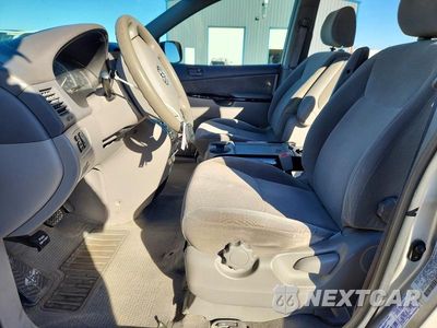 Zdjęcie 7 z 14 samochodu: 2004 TOYOTA SIENNA LE 8 PASSENGER VIN:5TDZA23C74S094113 - miniatura
