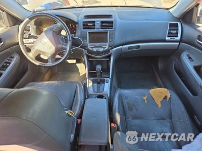 Zdjęcie 8 z 13 samochodu: 2006 HONDA ACCORD EX VIN:1HGCM56786A081899 - miniatura