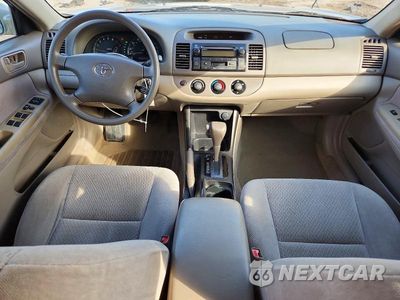 Zdjęcie 8 z 12 samochodu: 2002 TOYOTA CAMRY LE VIN:4T1BE32KX2U047568 - miniatura