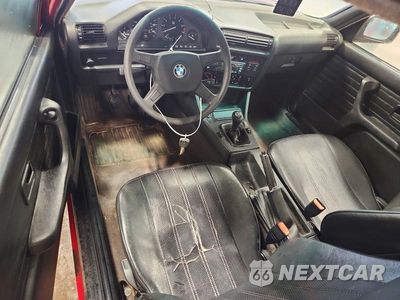 Zdjęcie 8 z 12 samochodu: 1989 BMW 325 I VIN:WBAAA1304K4142895 - miniatura