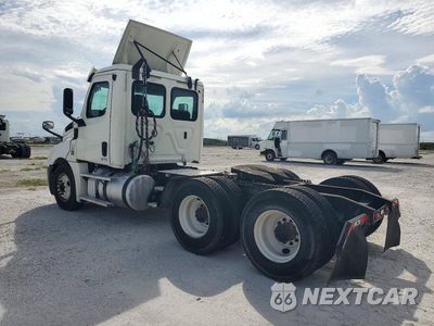 Drugie zdjęcie samochodu z przodu: 2019 FREIGHTLINER CASCADIA 126 SEMI TRUCK VIN:3AKJHLDV3KSKE0920 - miniatura