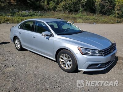 Czwarte zdjęcie samochodu z boku: 2018 VOLKSWAGEN PASSAT S VIN:1VWAA7A38JC011053 - miniatura
