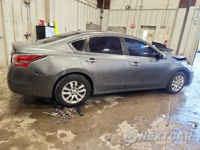 Trzecie zdjęcie samochodu z tyłu: 2015 NISSAN ALTIMA 2.5 S VIN:1N4AL3AP8FN885610 - miniatura