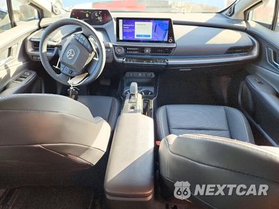 Zdjęcie 8 z 12 samochodu: 2024 TOYOTA PRIUS LIMITED VIN:JTDADABU5R3023090 - miniatura