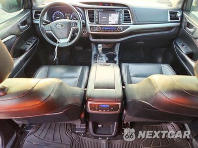 Zdjęcie 8 z 13 samochodu: 2019 TOYOTA HIGHLANDER XLE VIN:5TDKZRFH7KS332470 - miniatura