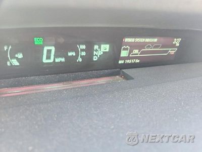 Zdjęcie 9 z 12 samochodu: 2015 TOYOTA PRIUS TWO VIN:JTDKN3DU4F1920094 - miniatura