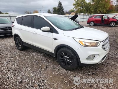 Czwarte zdjęcie samochodu z boku: 2017 FORD ESCAPE SE VIN:1FMCU9GD2HUC22263 - miniatura