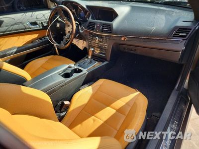 Zdjęcie 8 z 12 samochodu: 2010 MERCEDES-BENZ E 550 VIN:WDDKJ7CB7AF005356 - miniatura