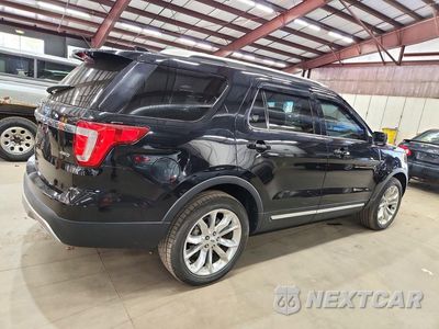 Trzecie zdjęcie samochodu z tyłu: 2016 FORD EXPLORER XLT VIN:1FM5K8D82GGC02608 - miniatura