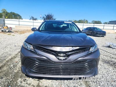 Piąte zdjęcie samochodu w środku: 2019 TOYOTA CAMRY LE VIN:4T1B11HK7KU194146 - miniatura