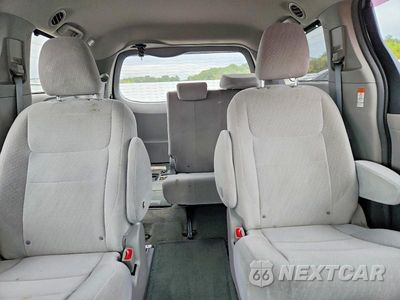Zdjęcie 10 z 13 samochodu: 2016 TOYOTA SIENNA LE VIN:5TDJK3DC2GS139767 - miniatura