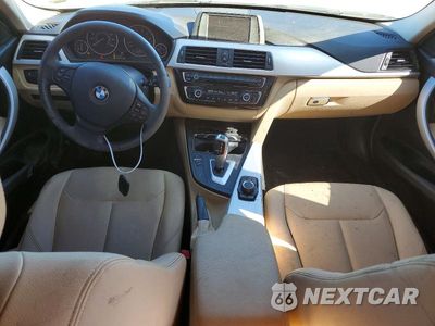 Zdjęcie 8 z 13 samochodu: 2018 BMW 320 I VIN:WBA8A9C56JAH13427 - miniatura