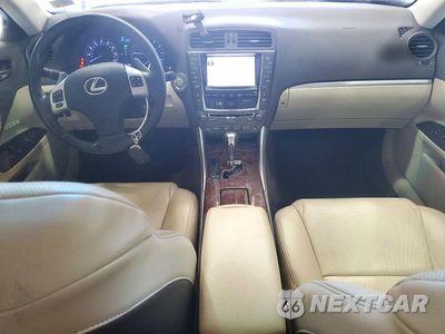 Zdjęcie 8 z 12 samochodu: 2012 LEXUS IS 350 VIN:JTHCE5C2XC5002160 - miniatura