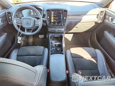 Zdjęcie 8 z 13 samochodu: 2019 VOLVO XC40 T5 R-DESIGN VIN:YV4162UM2K2109897 - miniatura