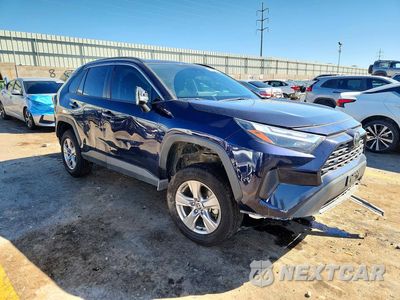 Czwarte zdjęcie samochodu z boku: 2023 TOYOTA RAV4 XLE VIN:2T3P1RFV2PW383254 - miniatura