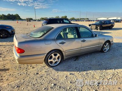 Trzecie zdjęcie samochodu z tyłu: 1998 MERCEDES-BENZ E 430 VIN:WDBJF70F2WA631527 - miniatura