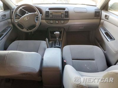 Zdjęcie 8 z 12 samochodu: 2005 TOYOTA CAMRY LE VIN:4T1BE32KX5U623504 - miniatura