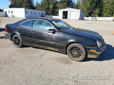 Czwarte zdjęcie samochodu z boku: 2001 MERCEDES-BENZ CLK 320 VIN:WDBLJ65G51F180107 - miniatura