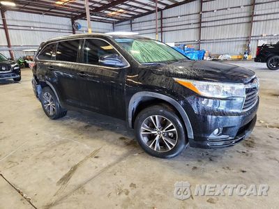 Czwarte zdjęcie samochodu z boku: 2016 TOYOTA HIGHLANDER XLE VIN:5TDKKRFH5GS159074 - miniatura